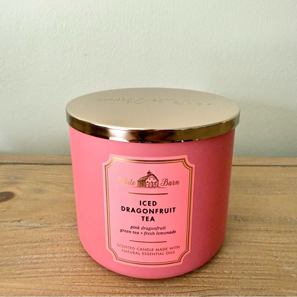 Rare BBW Bath and body works Iced Dragonfruit Tea candle
